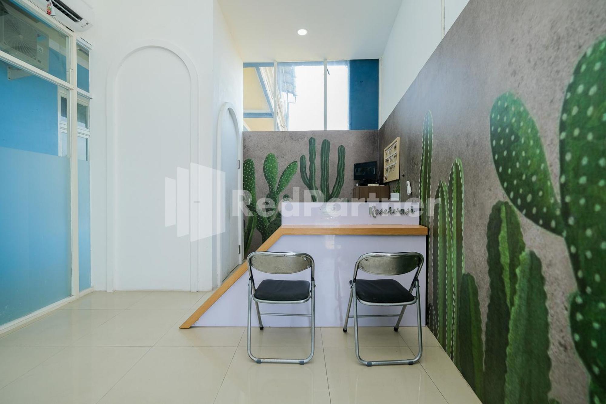 Grand Kencana Guesthouse Syariah Near Wisata Bahari Lamongan Paciran Exterior photo