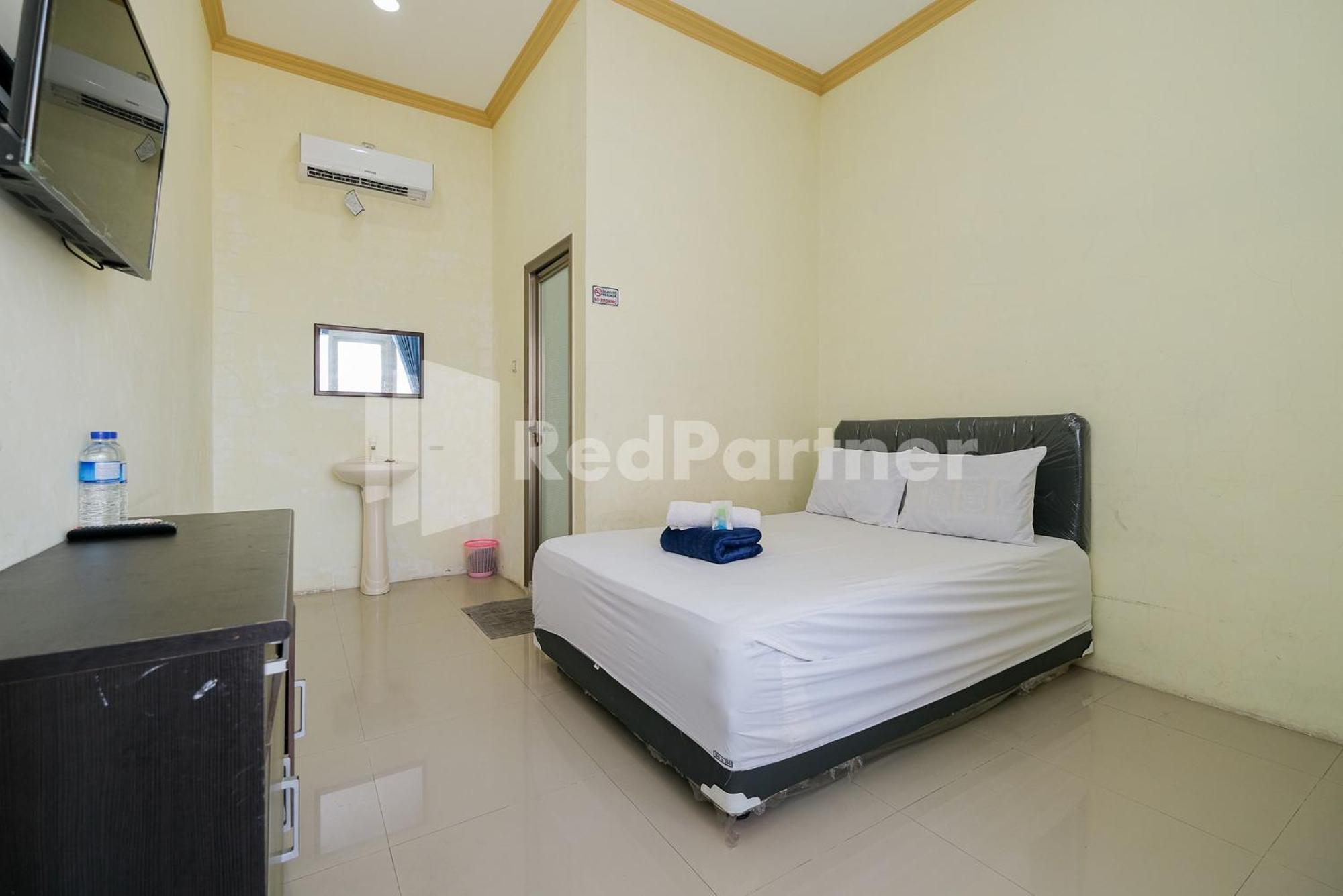 Grand Kencana Guesthouse Syariah Near Wisata Bahari Lamongan Paciran Exterior photo