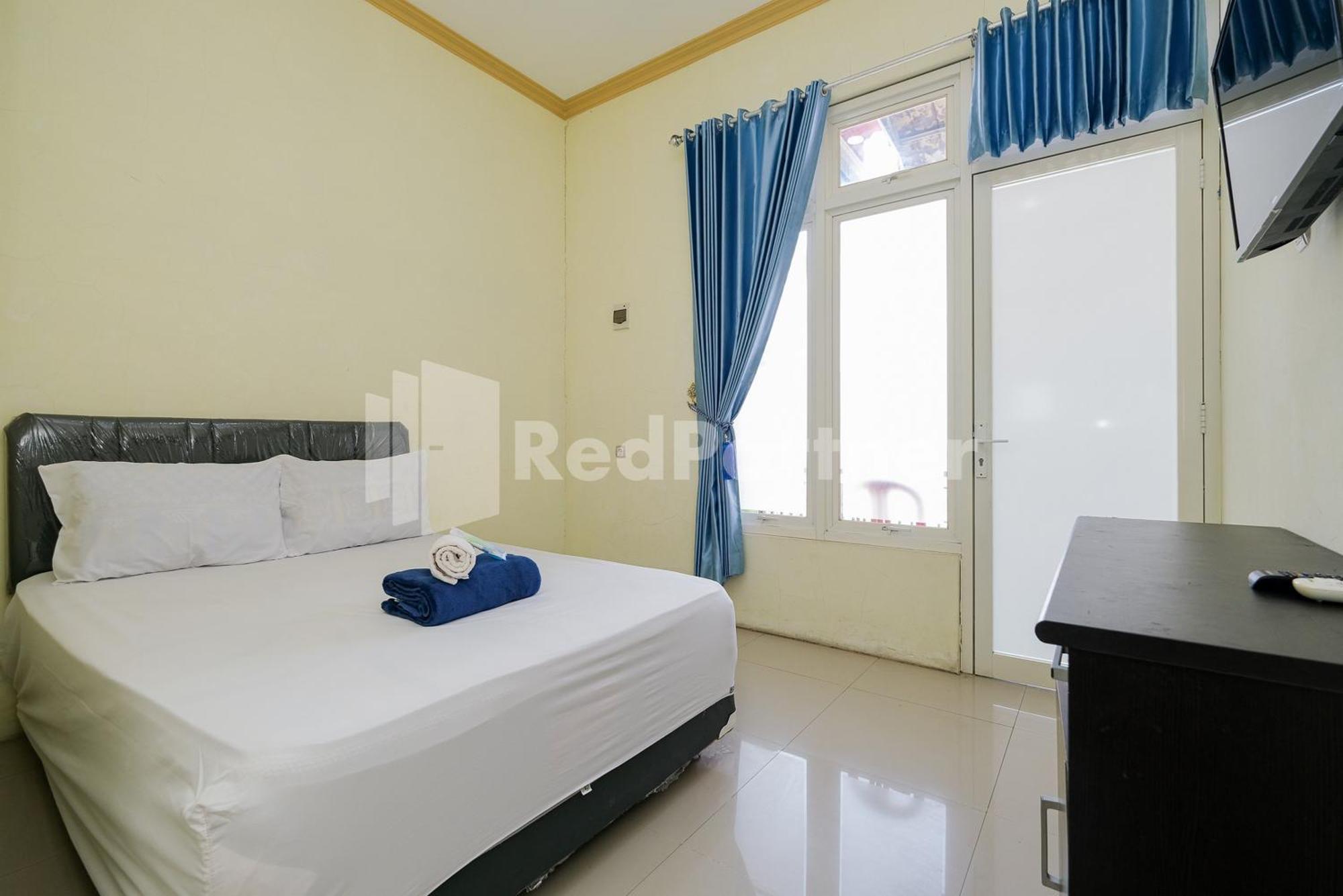 Grand Kencana Guesthouse Syariah Near Wisata Bahari Lamongan Paciran Exterior photo