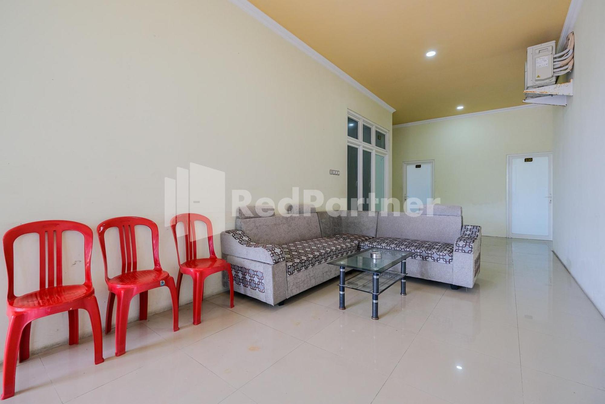 Grand Kencana Guesthouse Syariah Near Wisata Bahari Lamongan Paciran Exterior photo