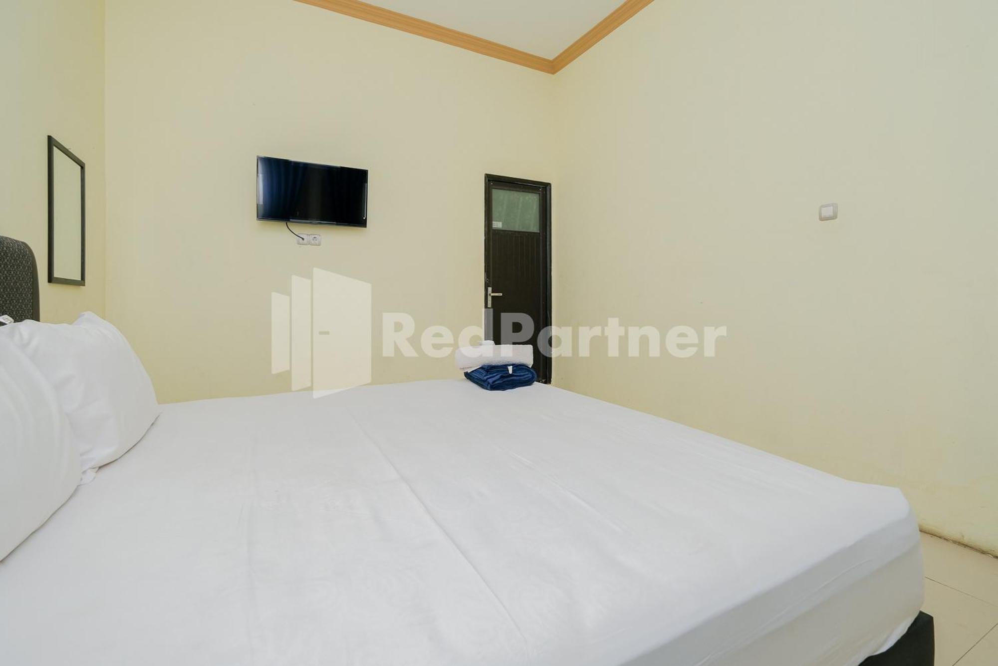 Grand Kencana Guesthouse Syariah Near Wisata Bahari Lamongan Paciran Exterior photo